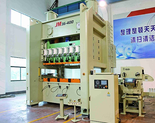 SP1系列龍門(mén)單點(diǎn)高精度、高性能壓力機(jī) SP1系列龍門(mén)單點(diǎn)高精度、高性能壓力機(jī) 了解產(chǎn)品 SP2系列龍門(mén)雙點(diǎn)高精度、高性能壓力機(jī) SP2系列龍門(mén)雙點(diǎn)高精度、高性能壓力機(jī) 了解產(chǎn)品 JM31/JMD31系列龍門(mén)型單點(diǎn)高性能壓力機(jī)（標(biāo)準(zhǔn)型、定制型） JM31/JMD31系列龍門(mén)型單點(diǎn)高性能壓力機(jī)（標(biāo)準(zhǔn)型、定制型） 了解產(chǎn)品 JM36/JMD36系列龍門(mén)型雙點(diǎn)高性能壓力機(jī)（標(biāo)準(zhǔn)型、定制型） JM36/JMD36系列龍門(mén)型雙點(diǎn)高性能壓力機(jī)（標(biāo)準(zhǔn)型、定制型）